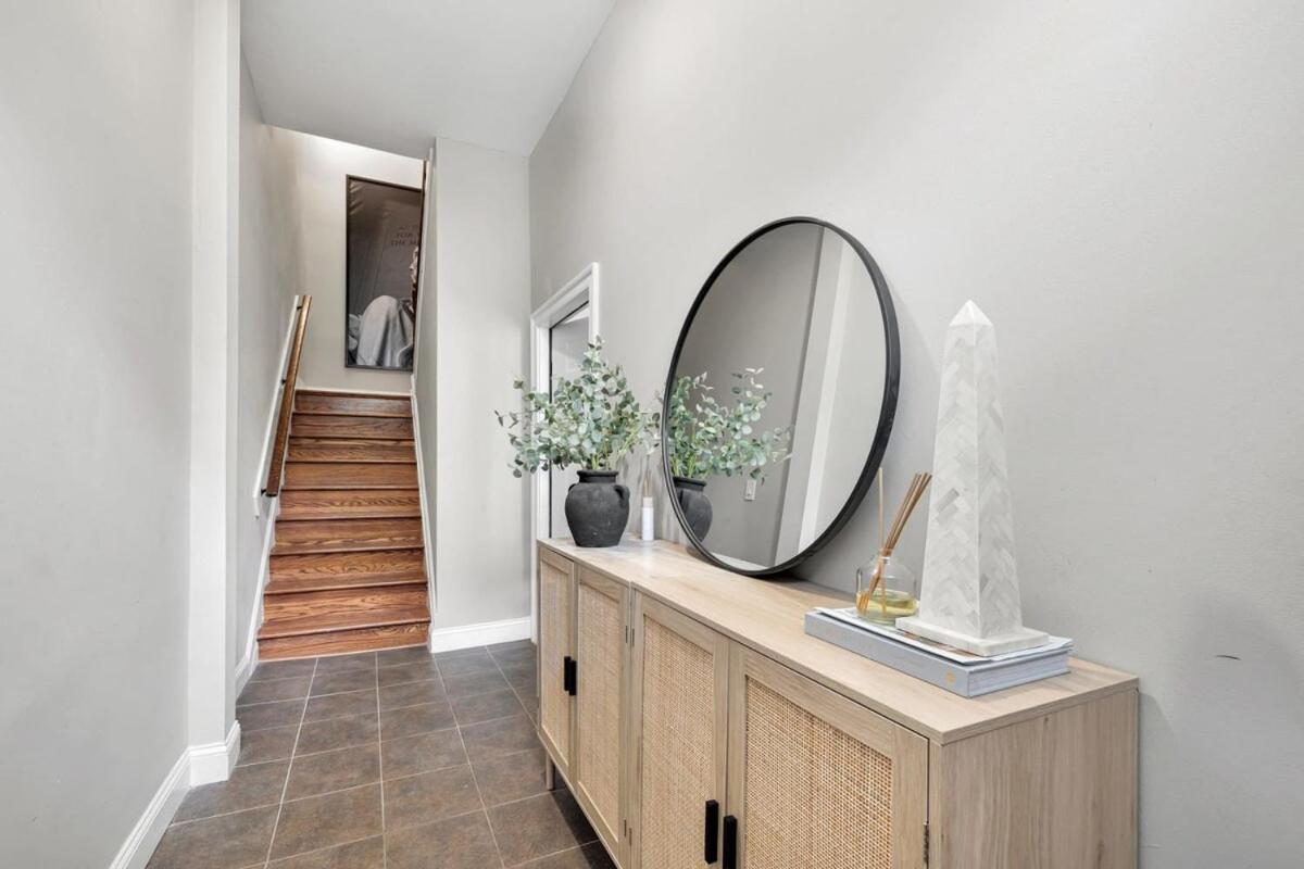 Apartment Luxury 4-br With Free Parking In Heart Of Dc - Steps To Metro *