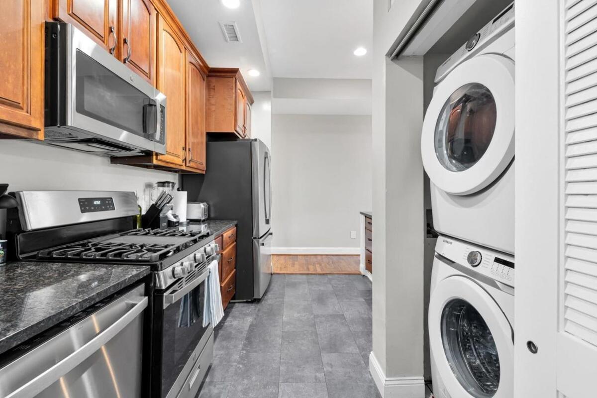 Luxury 4-br With Free Parking In Heart Of Dc - Steps To Metro Apartment Washington